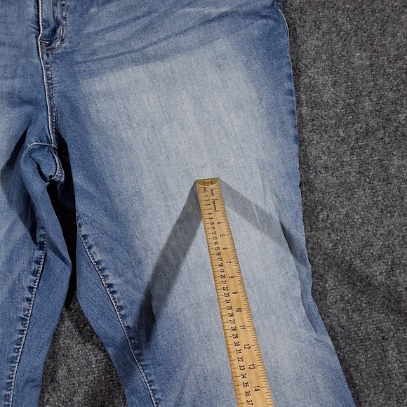 TORRID Jeans Womens 20R(40x30) Crop Boyfriend Stretch Jeans ‎ Mid Rise - Picture 13 of 15